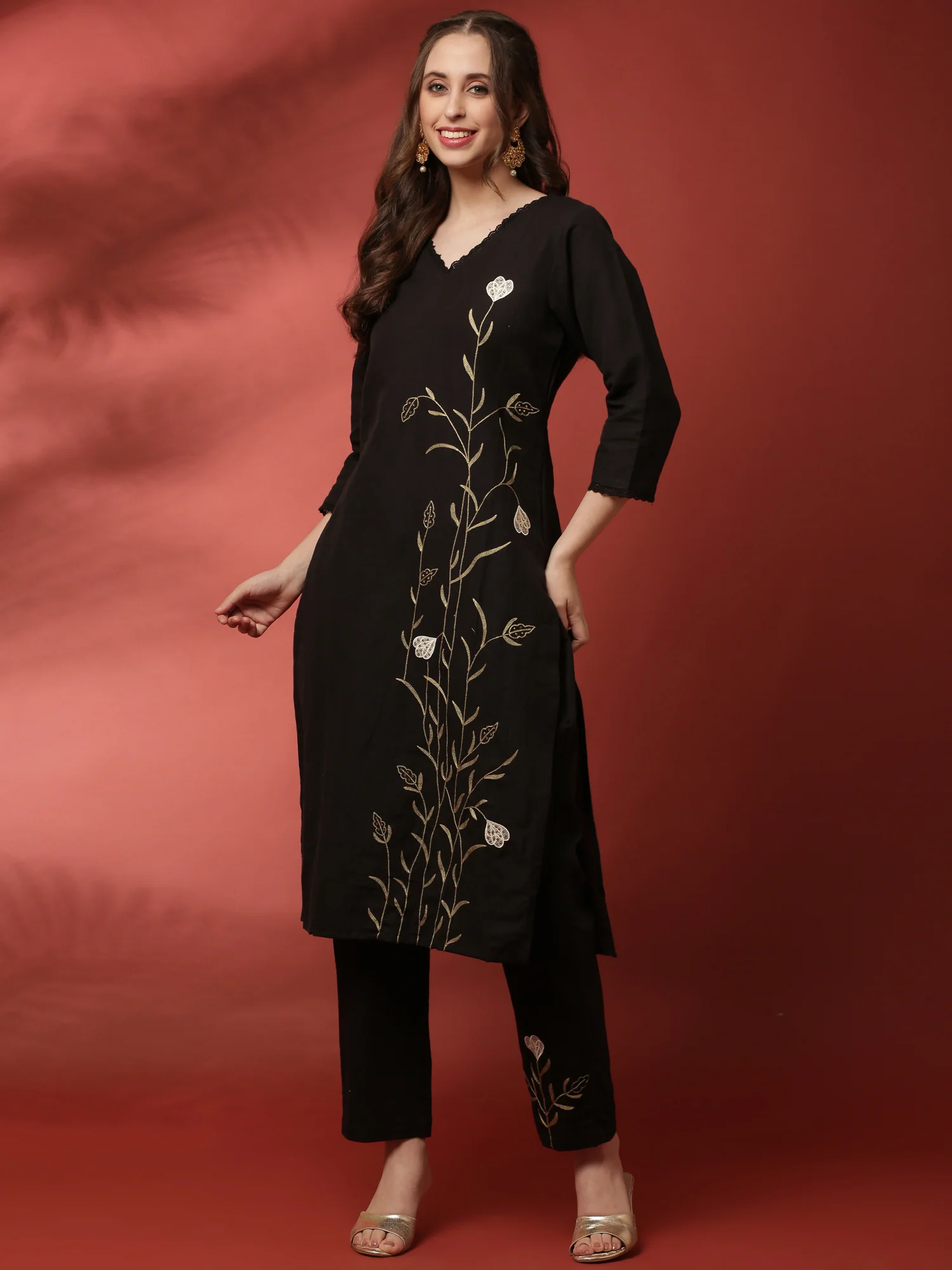 Black linen thread embroidery two piece suit set - Image 5