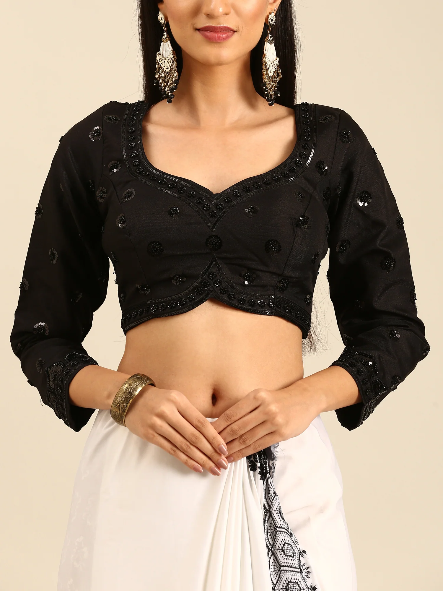 Black & White Satin Printed Saree With Hand Embroidery & Readymade Blouse - Image 10