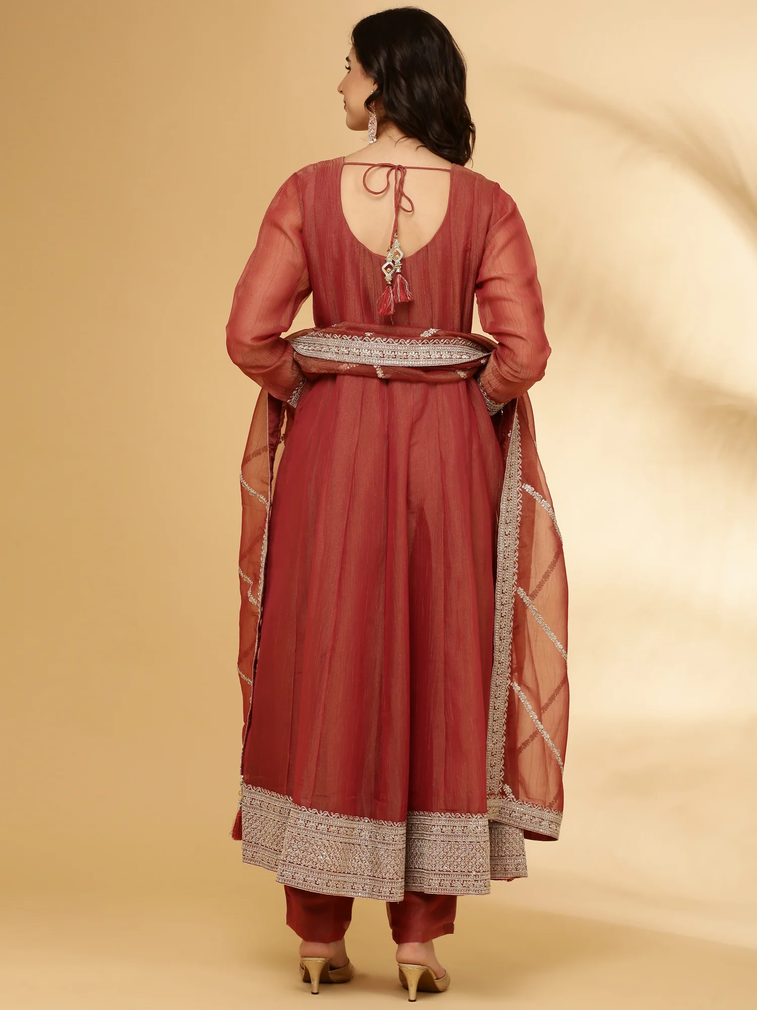 Gajari Tissue Three Piece Set - Image 4