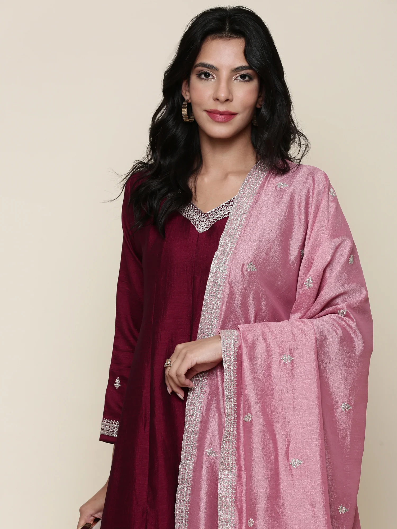 Magenta silk embroidered Three piece set with contrast dupatta - Image 6