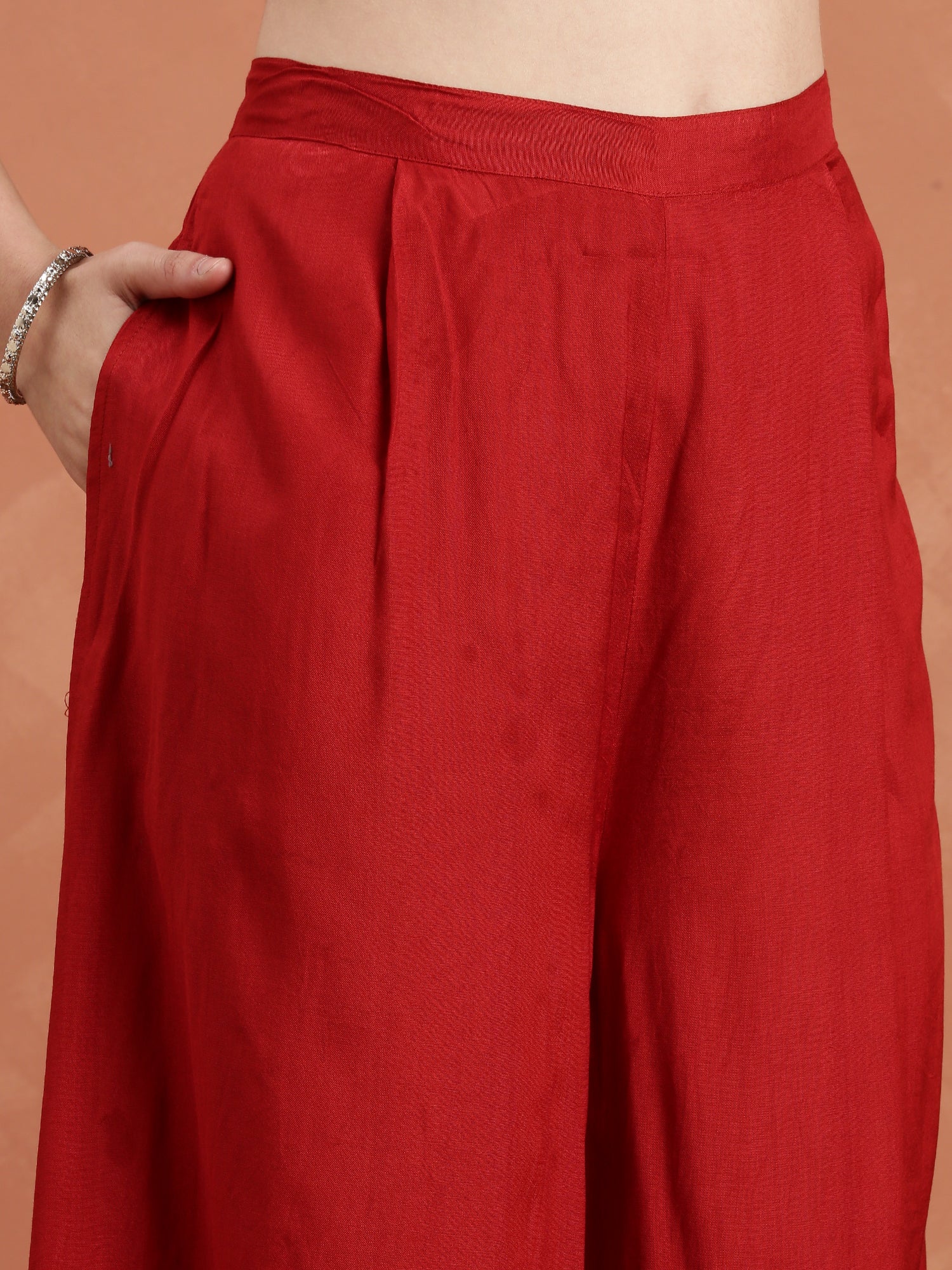 Maroon Crepe Printed Three Piece Suit Set - Image 6