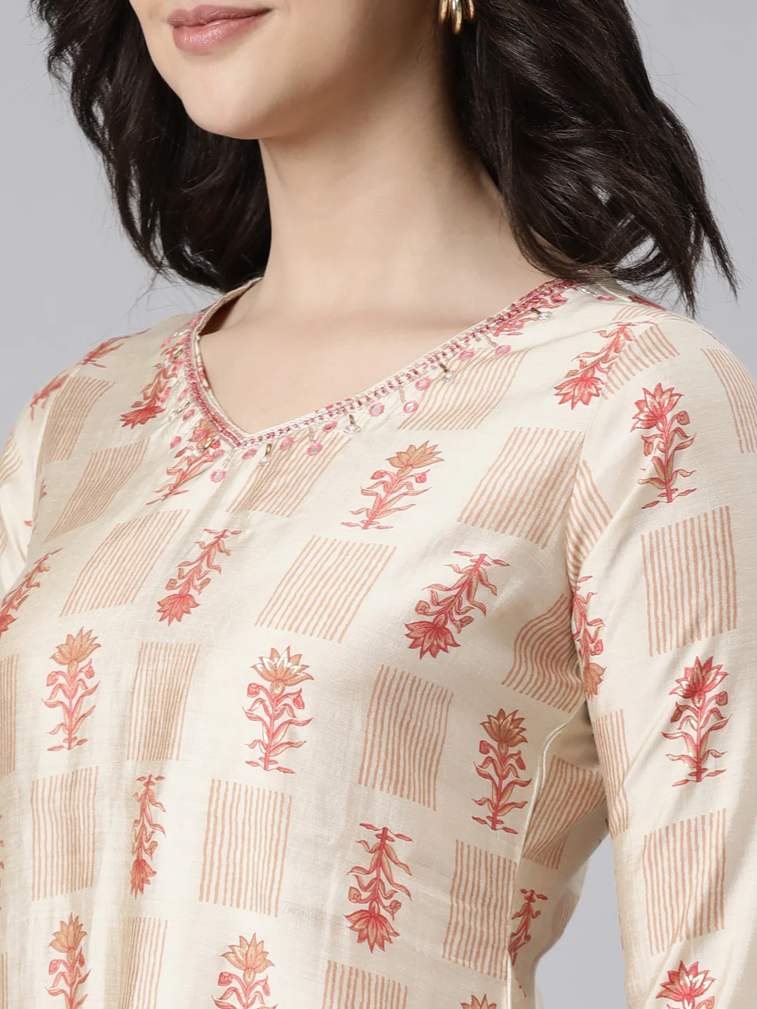 Neerus Beige Regular Straight Floral Kurta And Trousers With Dupatta - Image 4