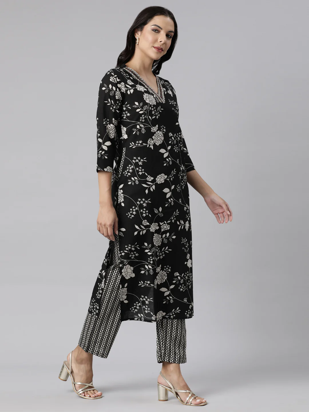 Neerus Black Panelled Straight Printed Kurta And Trousers With Dupatta - Image 3
