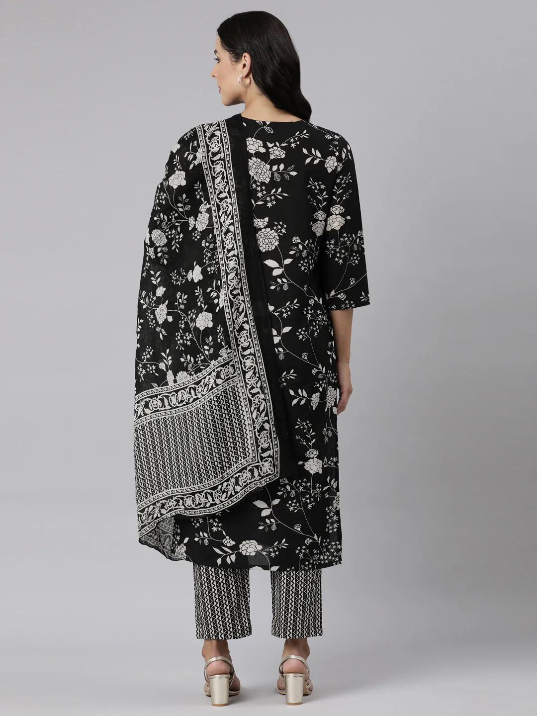 Neerus Black Panelled Straight Printed Kurta And Trousers With Dupatta - Image 4