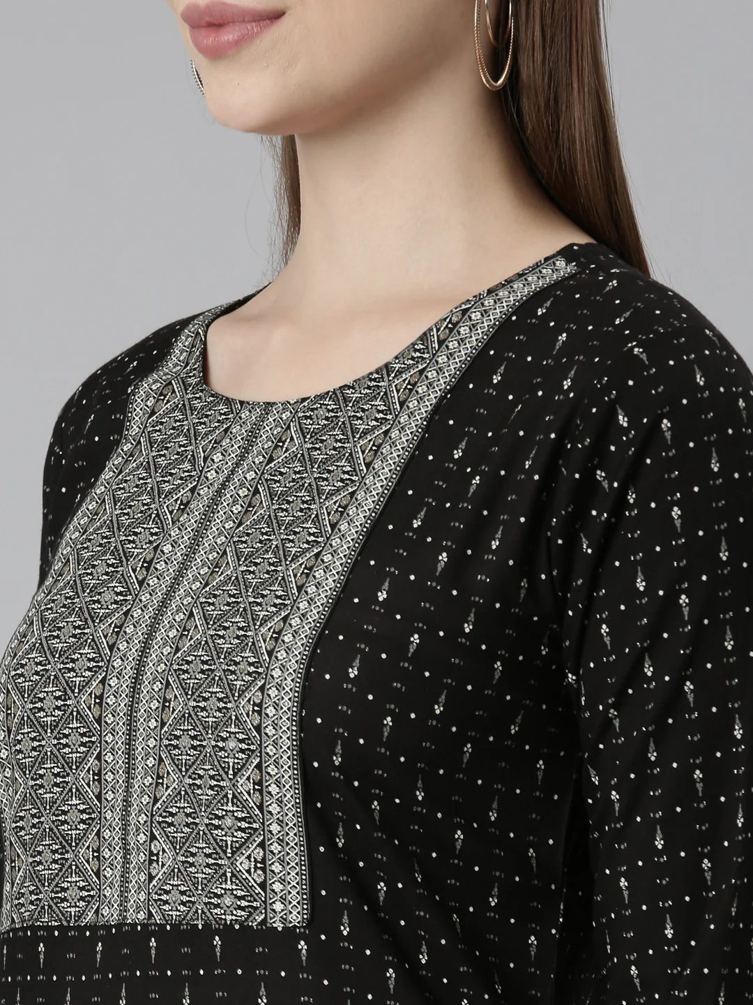 Neerus Black Regular Straight Bandhani Kurta - Image 4