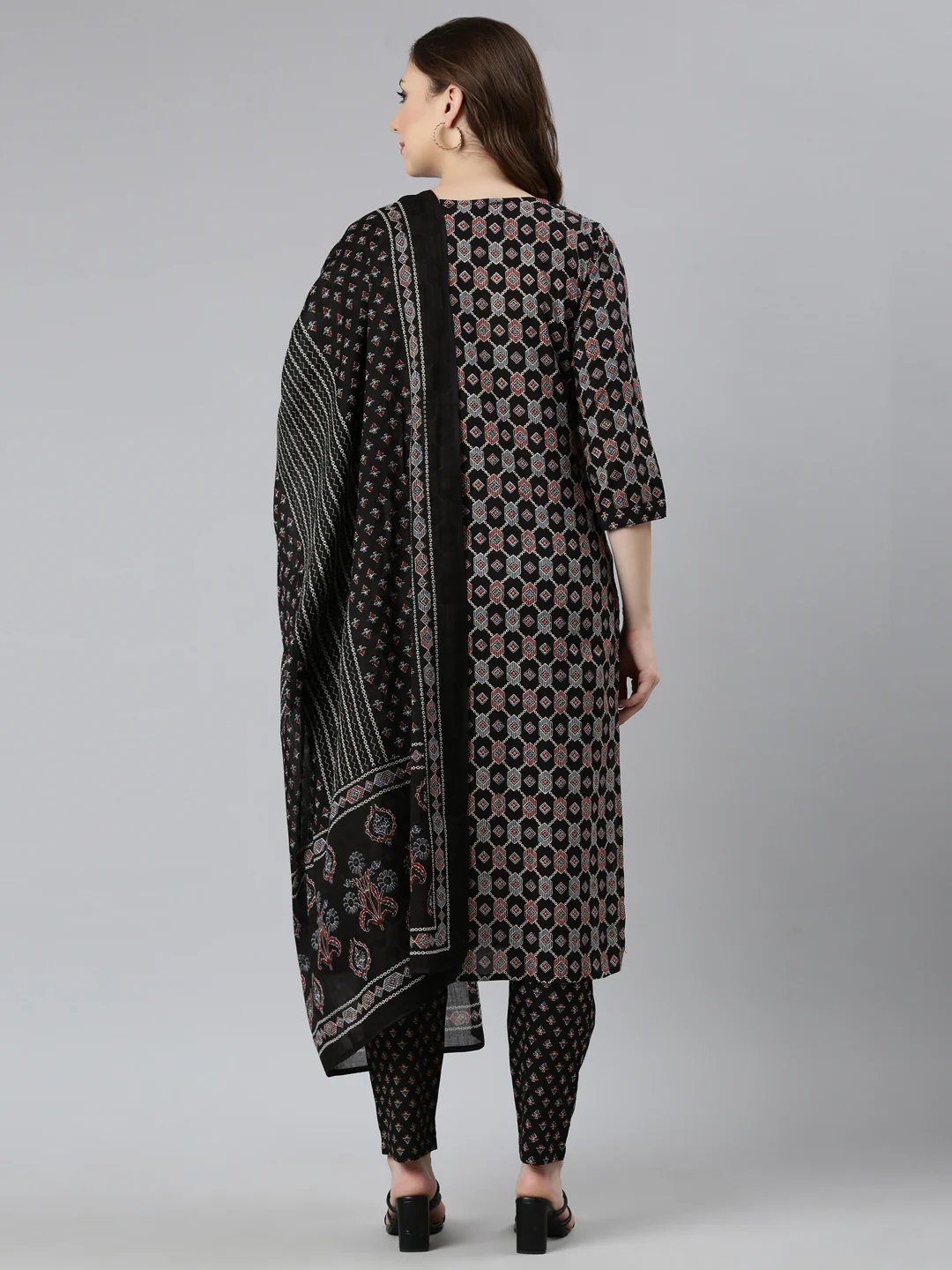 Neerus Black Regular Straight Geometric Kurta And Trousers With Dupatta - Image 3