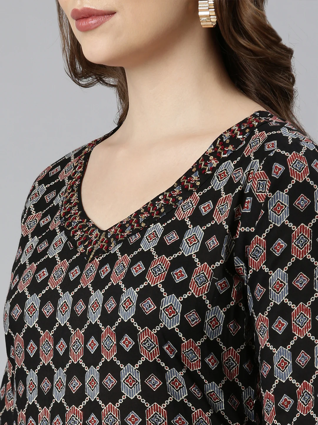 Neerus Black Regular Straight Geometric Kurta And Trousers With Dupatta - Image 7