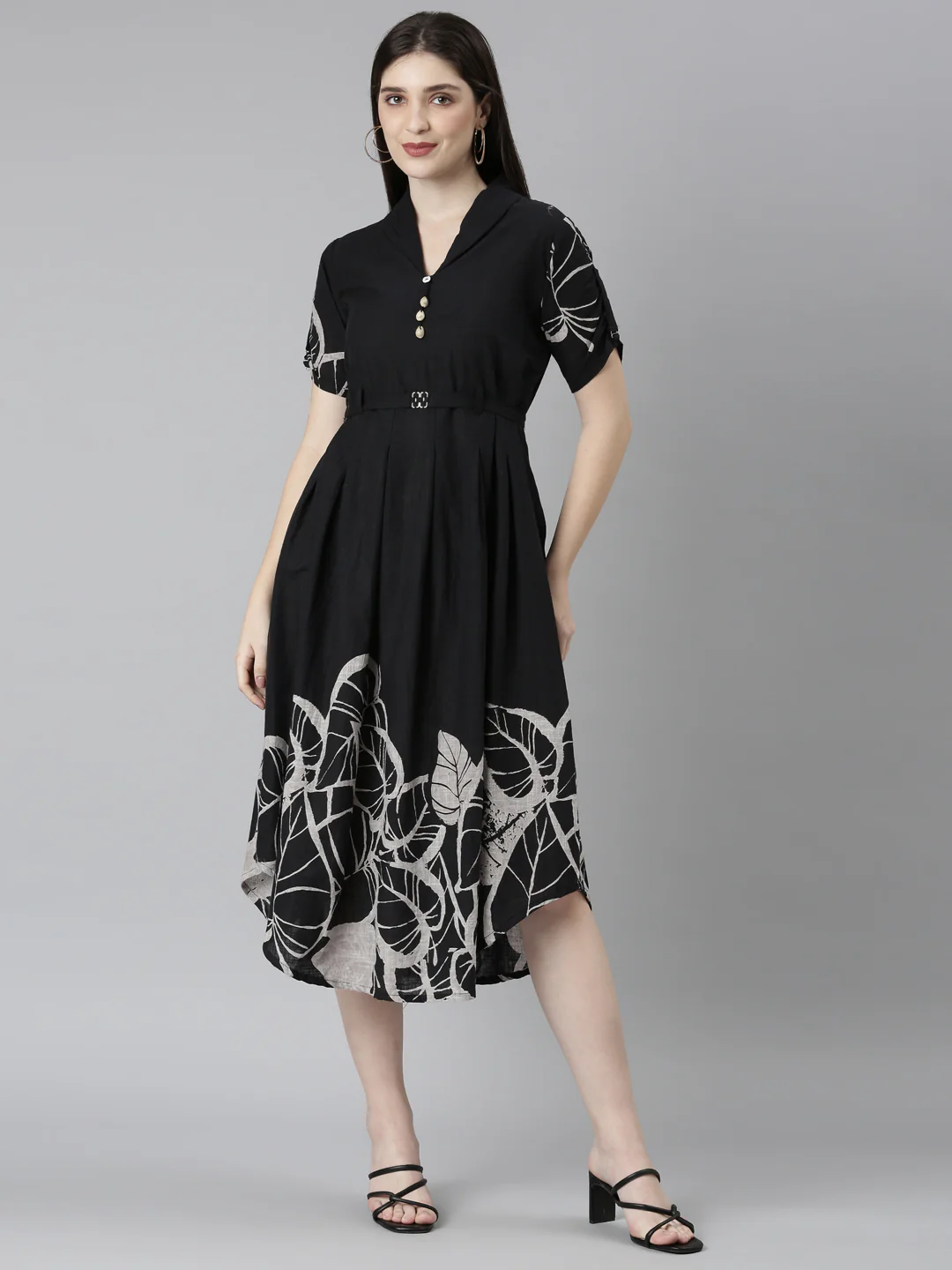Neerus Black Regular Straight Tribal Kurta