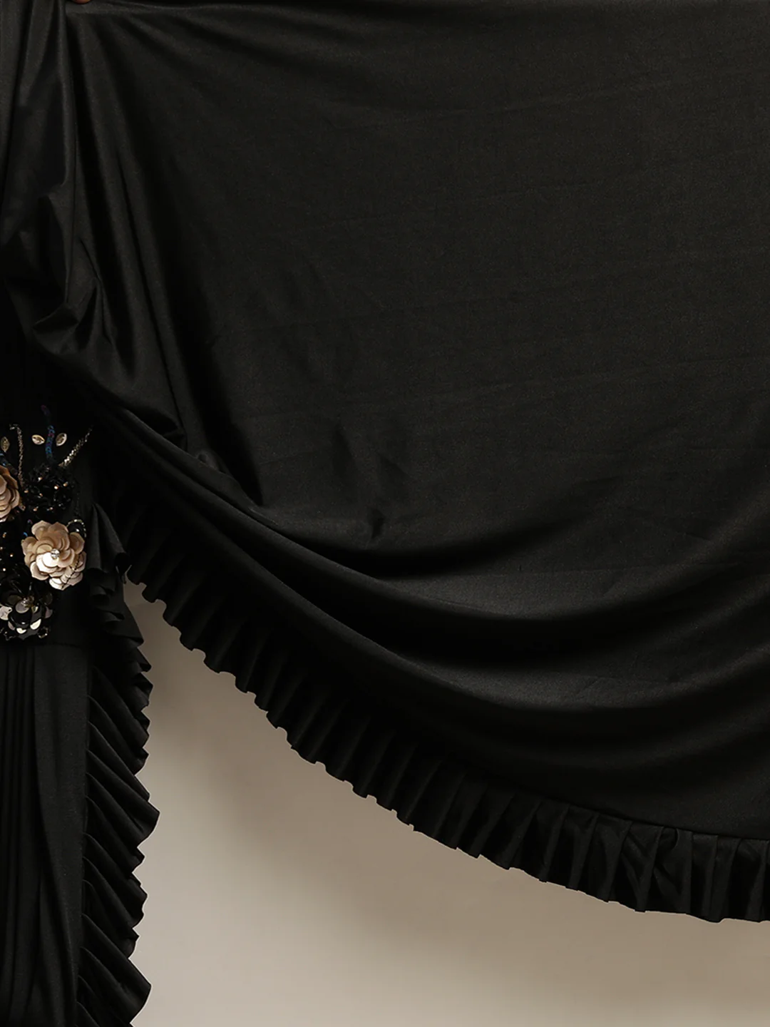 Neerus Black Solid Ready To Wear Saree With Blouse - Image 7