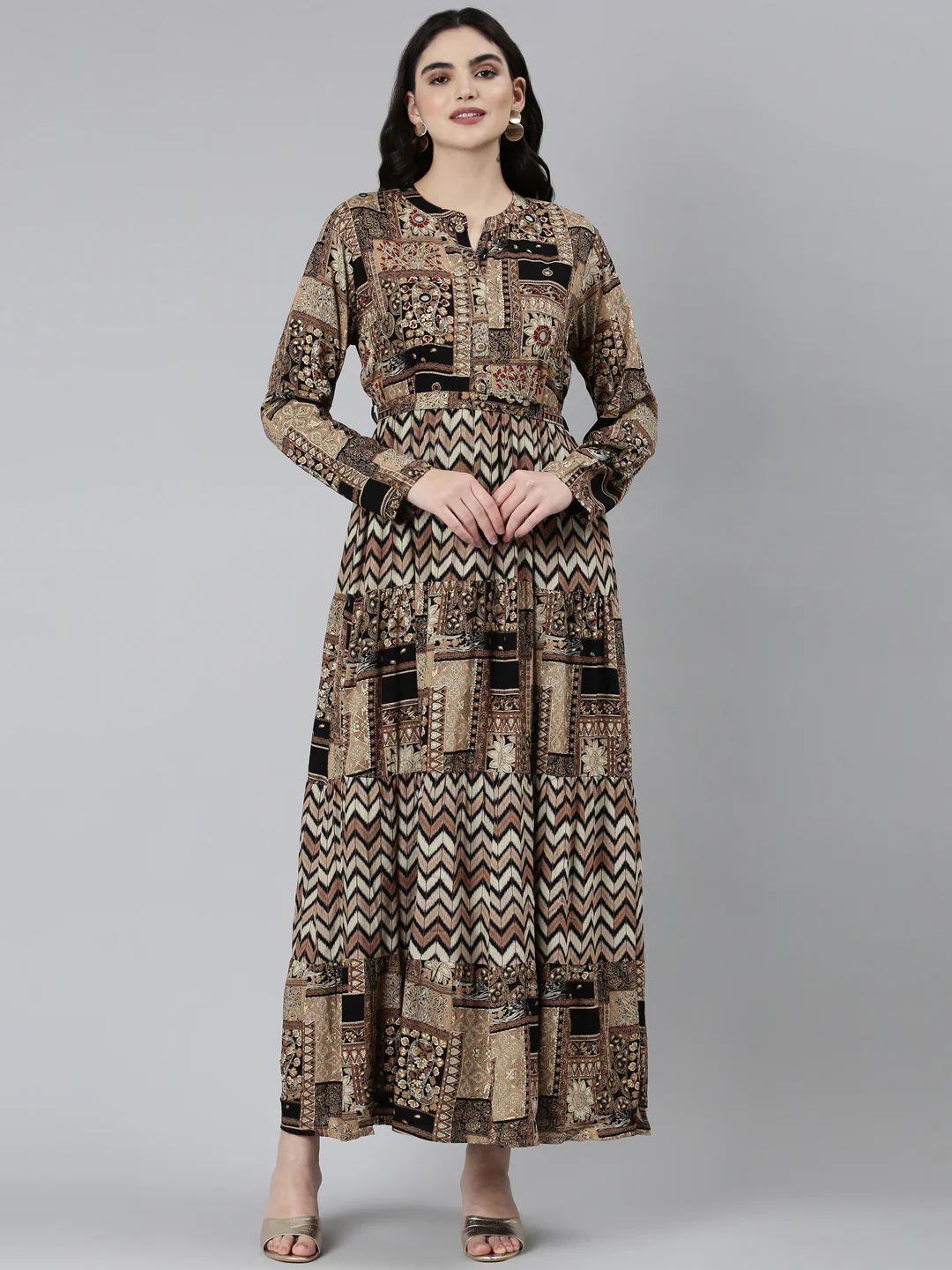 Neerus Black Straight Casual Chevron Dresses