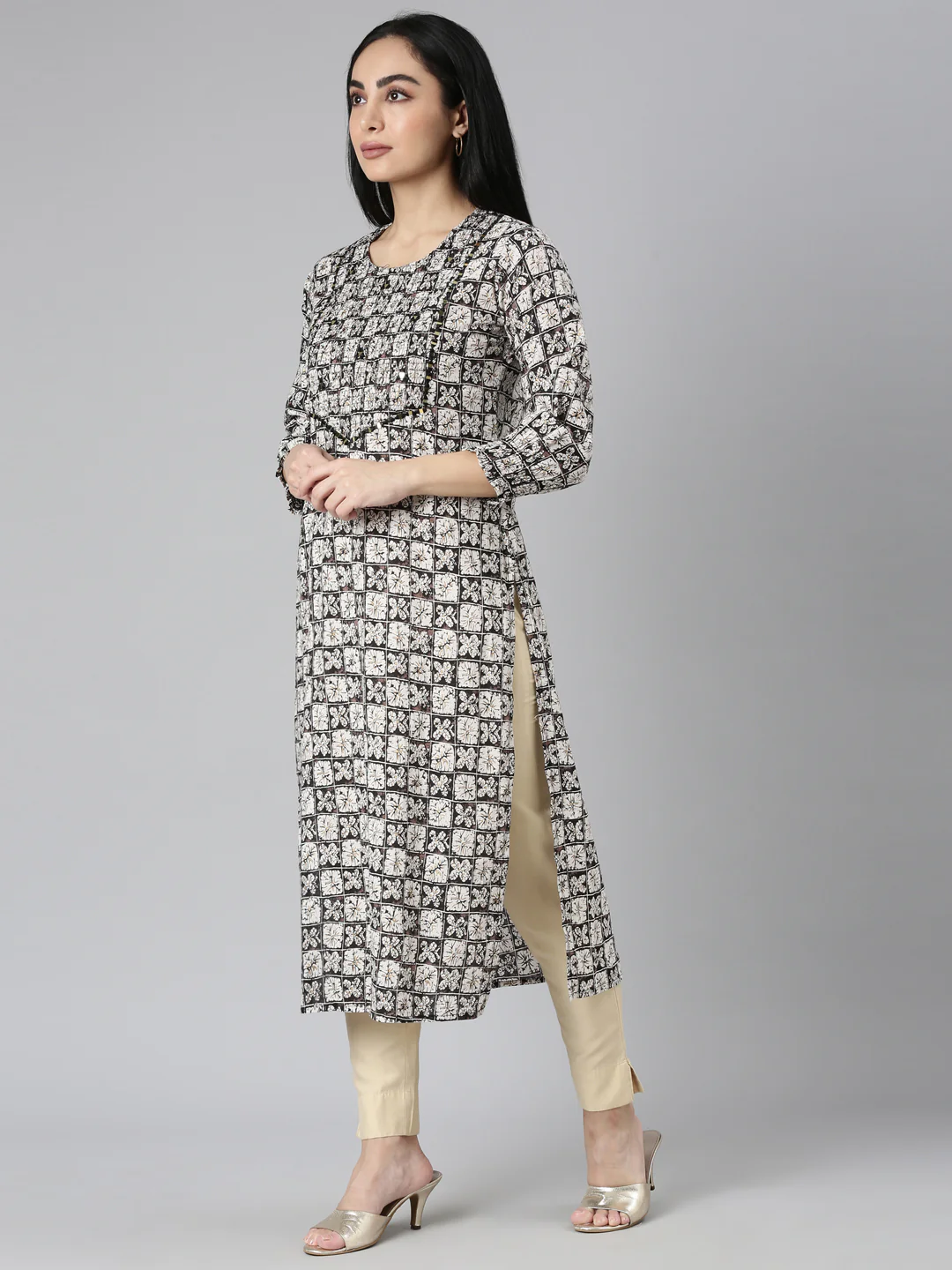 Neerus Black Straight Casual Colourblocked Straight Kurta - Image 4