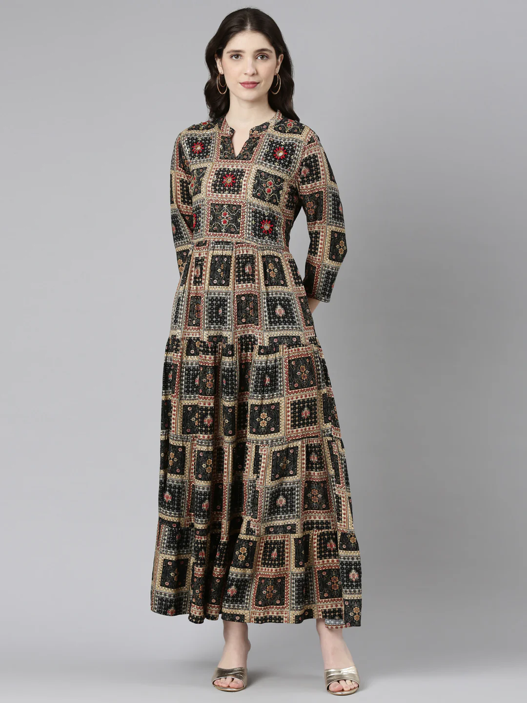 Neerus Black Straight Casual Printed Gown
