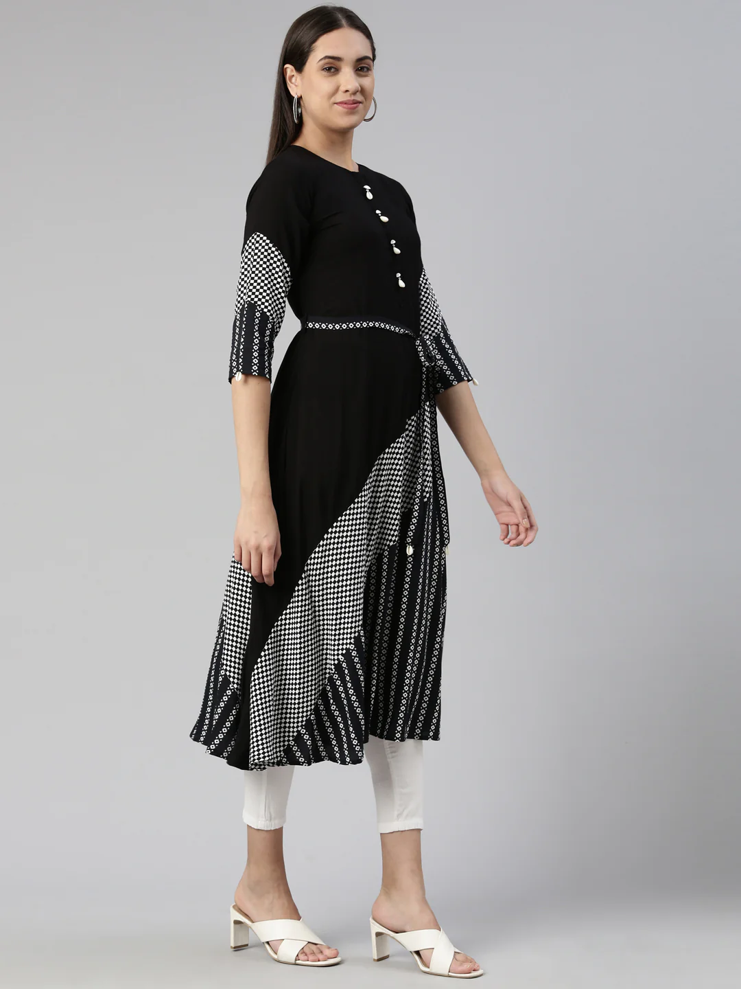 Neerus Black Straight Straight Cotton Kurta - Image 2