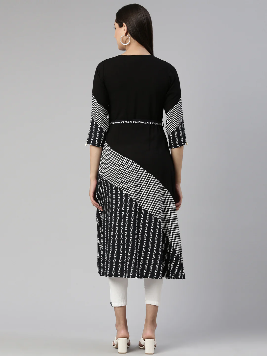 Neerus Black Straight Straight Cotton Kurta - Image 3