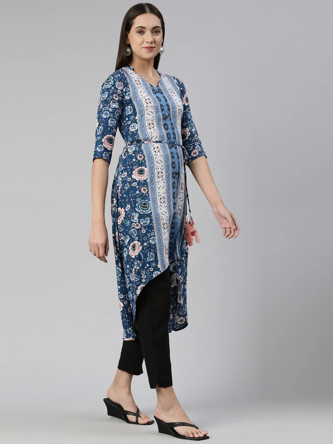Neerus Blue Curved Cotton Kurta - Image 2