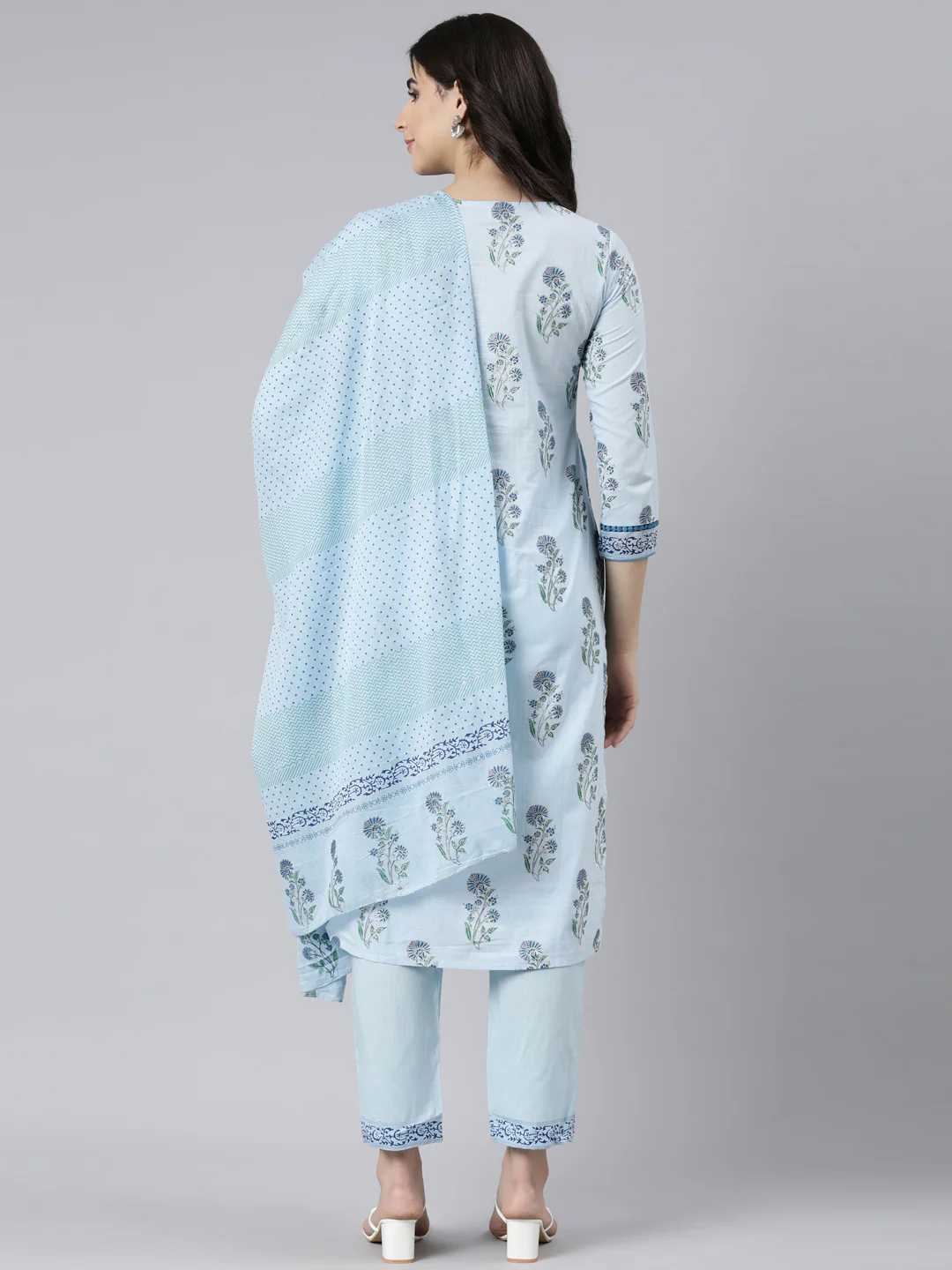 Neerus Blue Panelled Straight Floral Kurta And  Trousers With Dupatta - Image 3