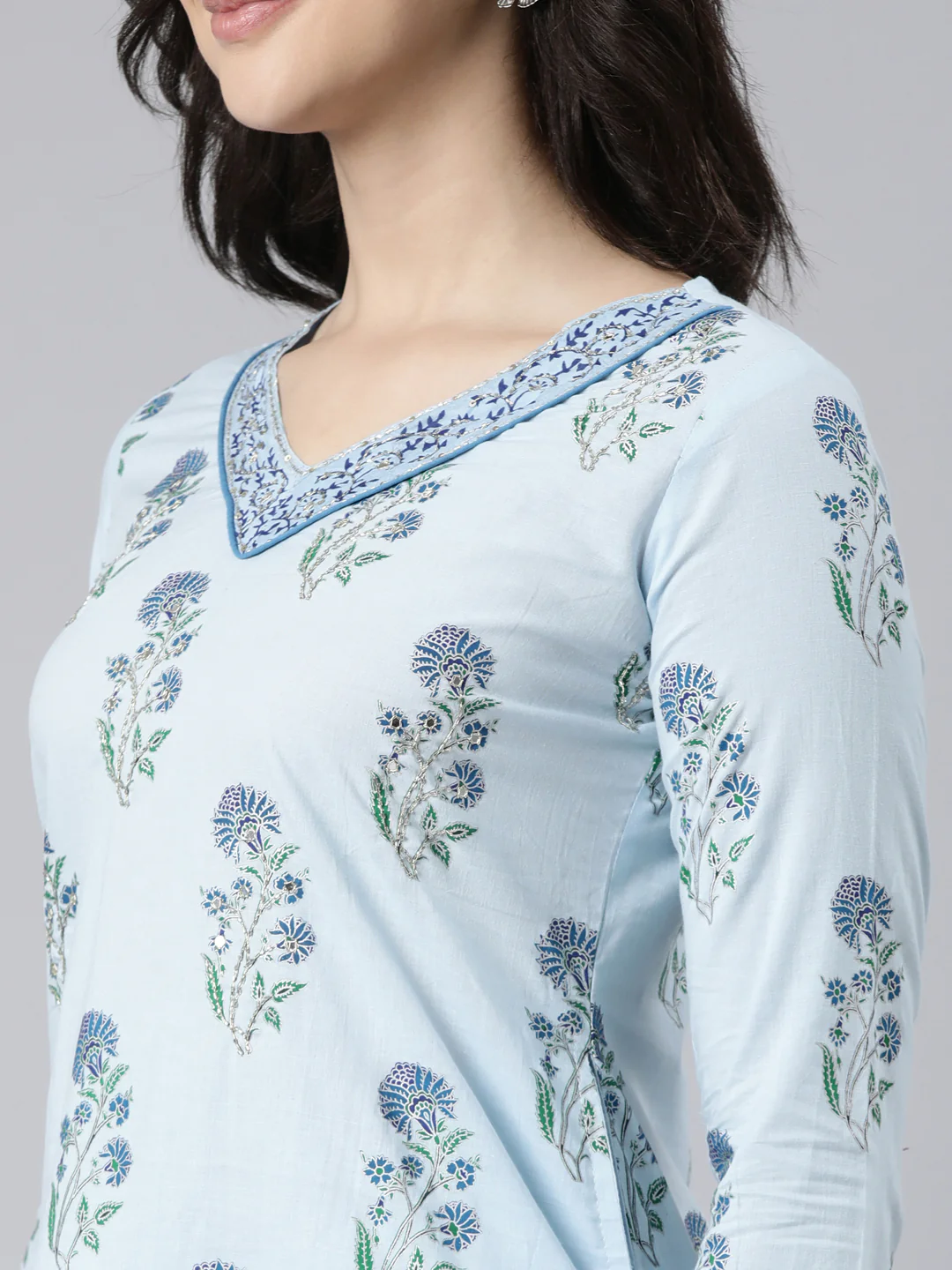 Neerus Blue Panelled Straight Floral Kurta And  Trousers With Dupatta - Image 4