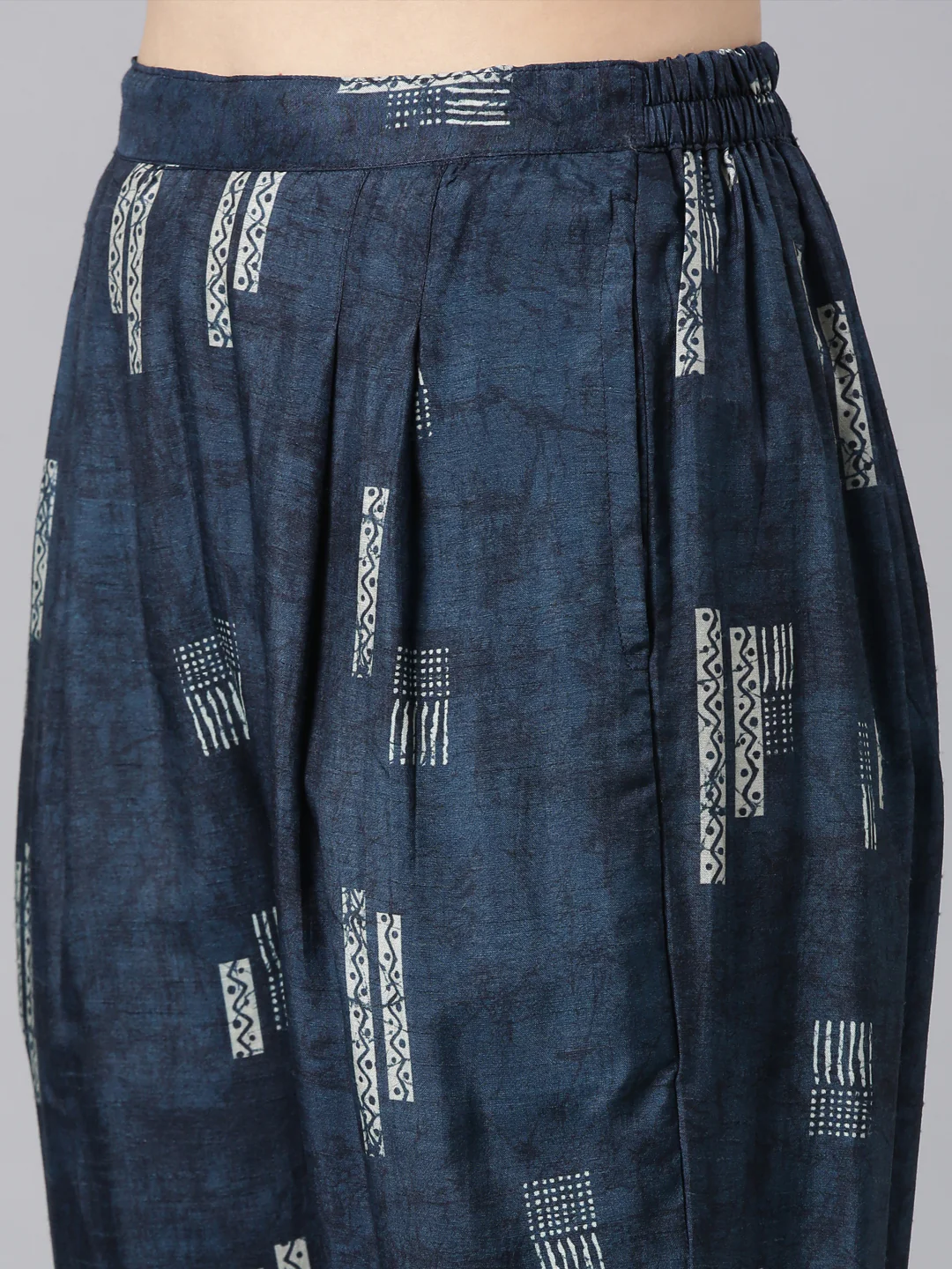 Neerus Blue Panelled Straight Kurta and Trousers With Dupatta - Image 6