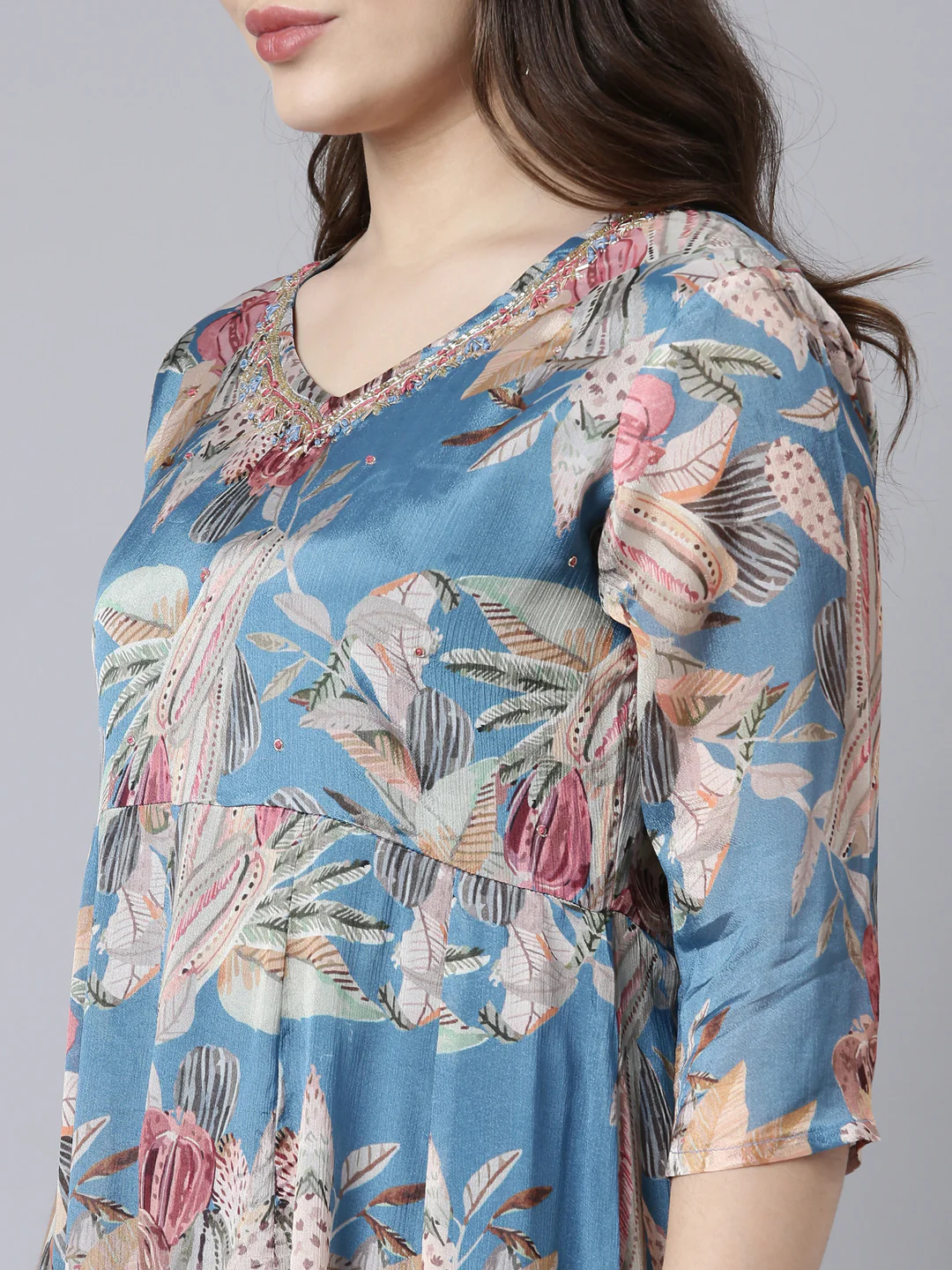 Neerus Blue Regular Straight Floral Kurta And Trousers With Dupatta - Image 4