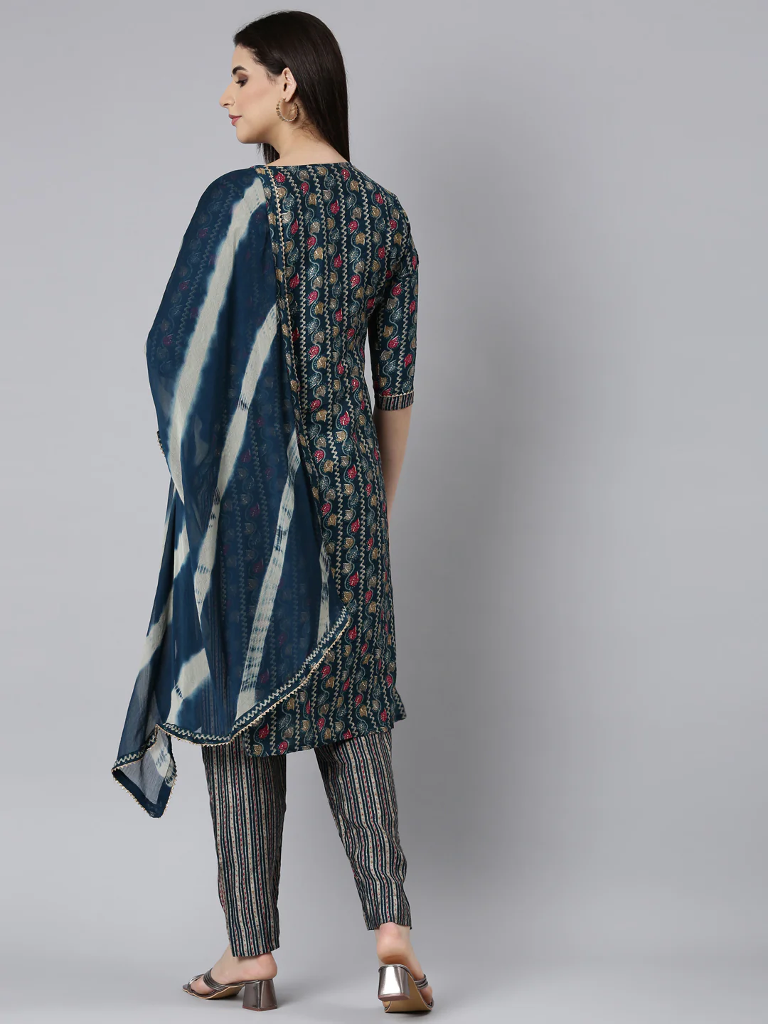 Neerus Blue Regular Straight Floral Kurta And Trousers With Dupatta - Image 3