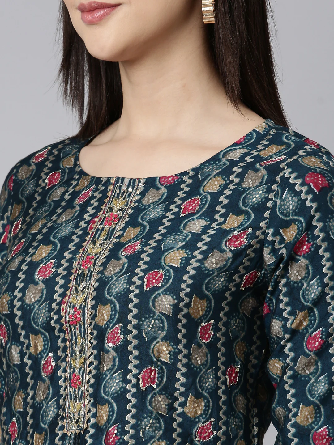 Neerus Blue Regular Straight Floral Kurta And Trousers With Dupatta - Image 4