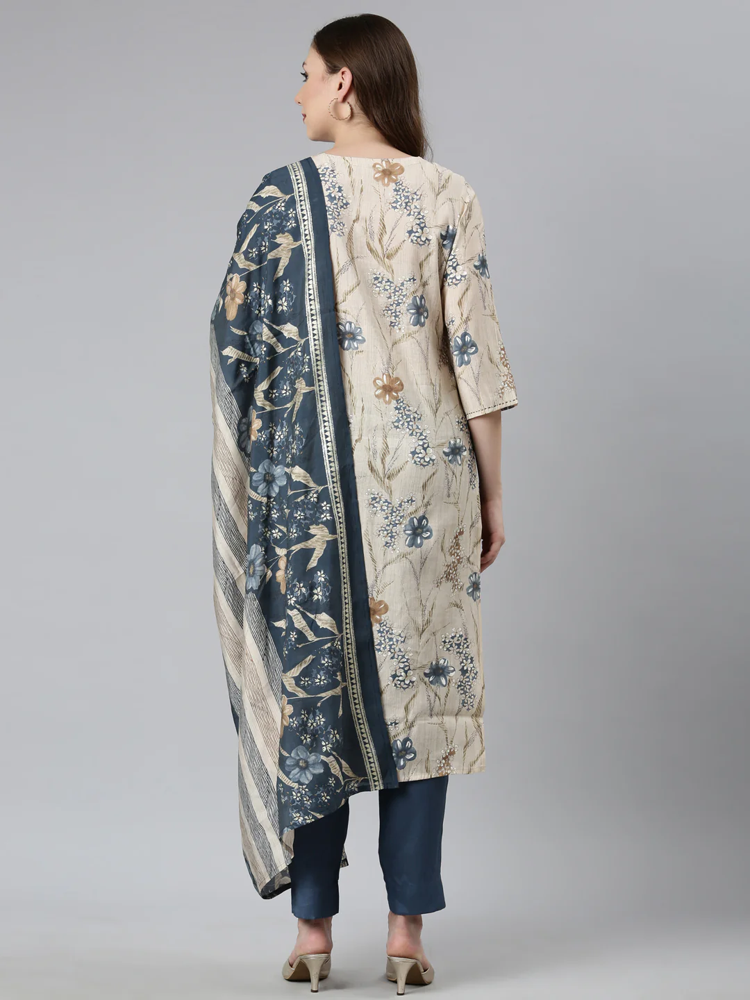 Neerus Blue Regular Straight Floral Kurta And  Trousers With Dupatta - Image 3