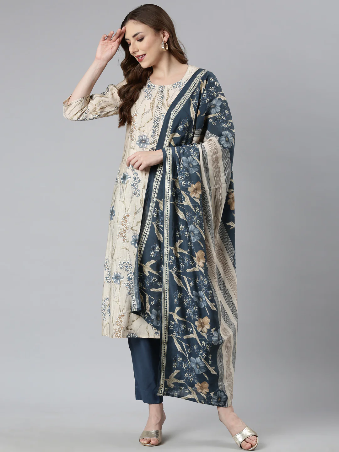 Neerus Blue Regular Straight Floral Kurta And  Trousers With Dupatta - Image 4