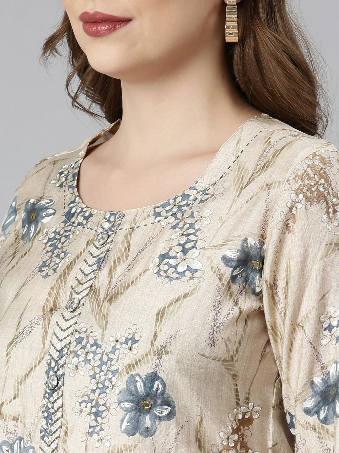Neerus Blue Regular Straight Floral Kurta And  Trousers With Dupatta - Image 7