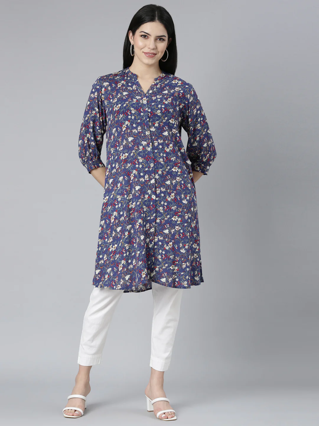 Neerus Blue Regular Straight Floral Kurta