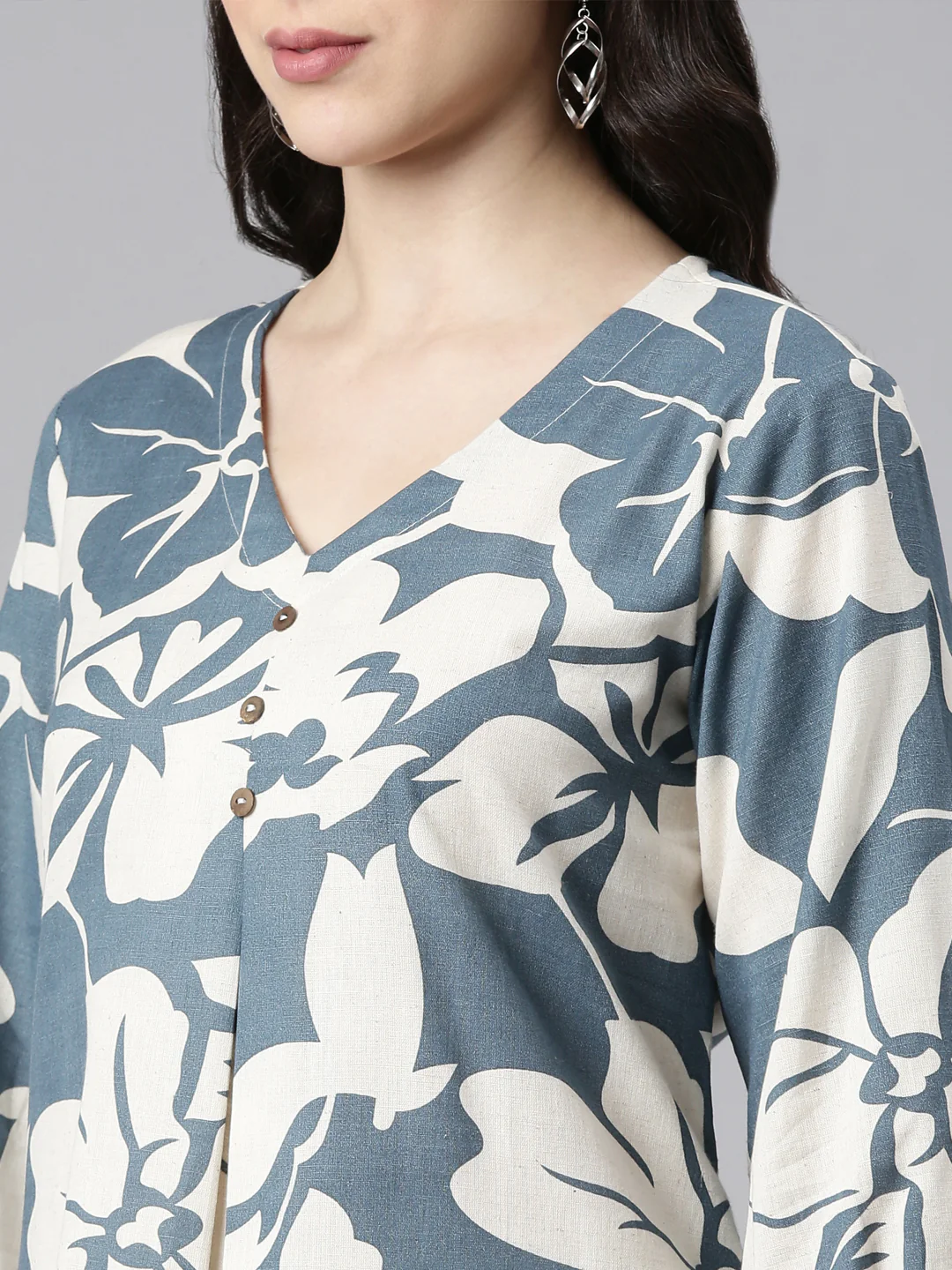 Neerus Blue Regular Straight Kurta and Trousers - Image 4