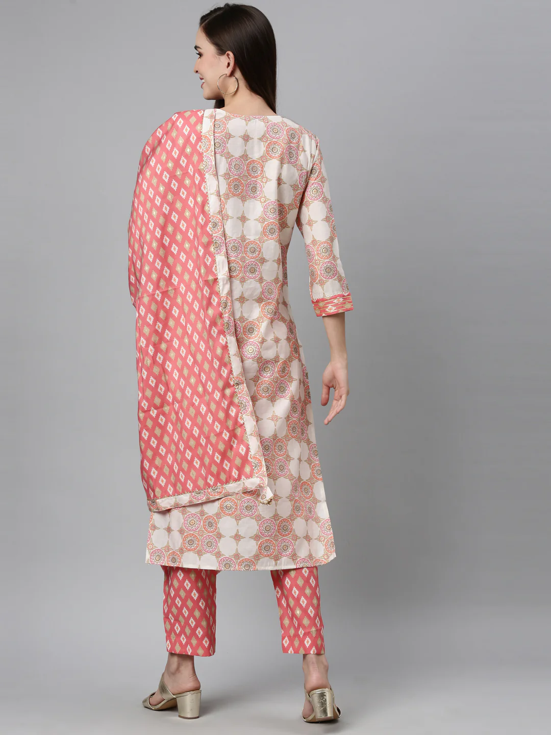 Neerus Coral Color Chanderi Cotton Fabric Kurta Sets With Dupatta - Image 4