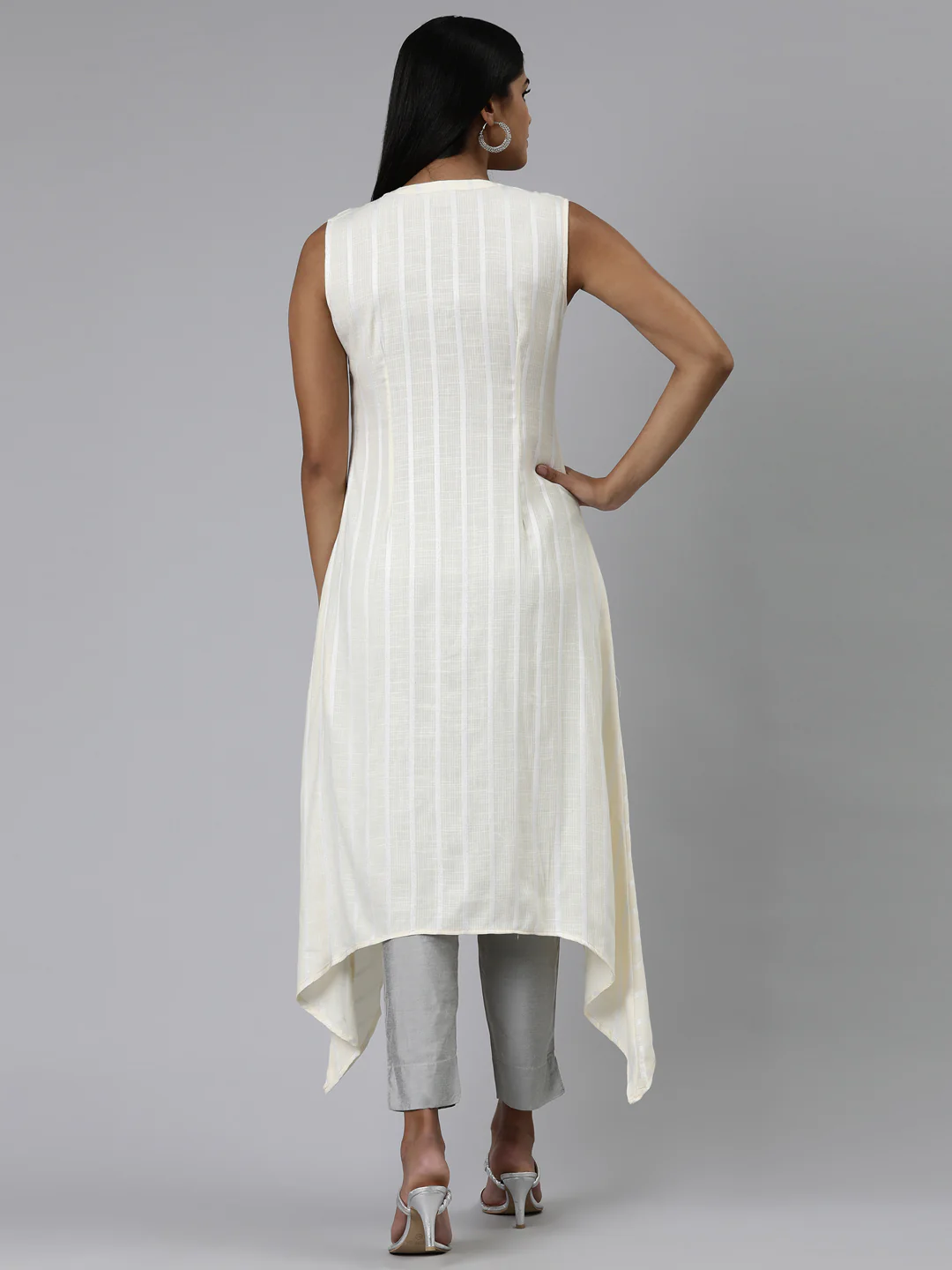 Neerus Cream Curved Embroidered Viscose Rayon Kurta - Image 3