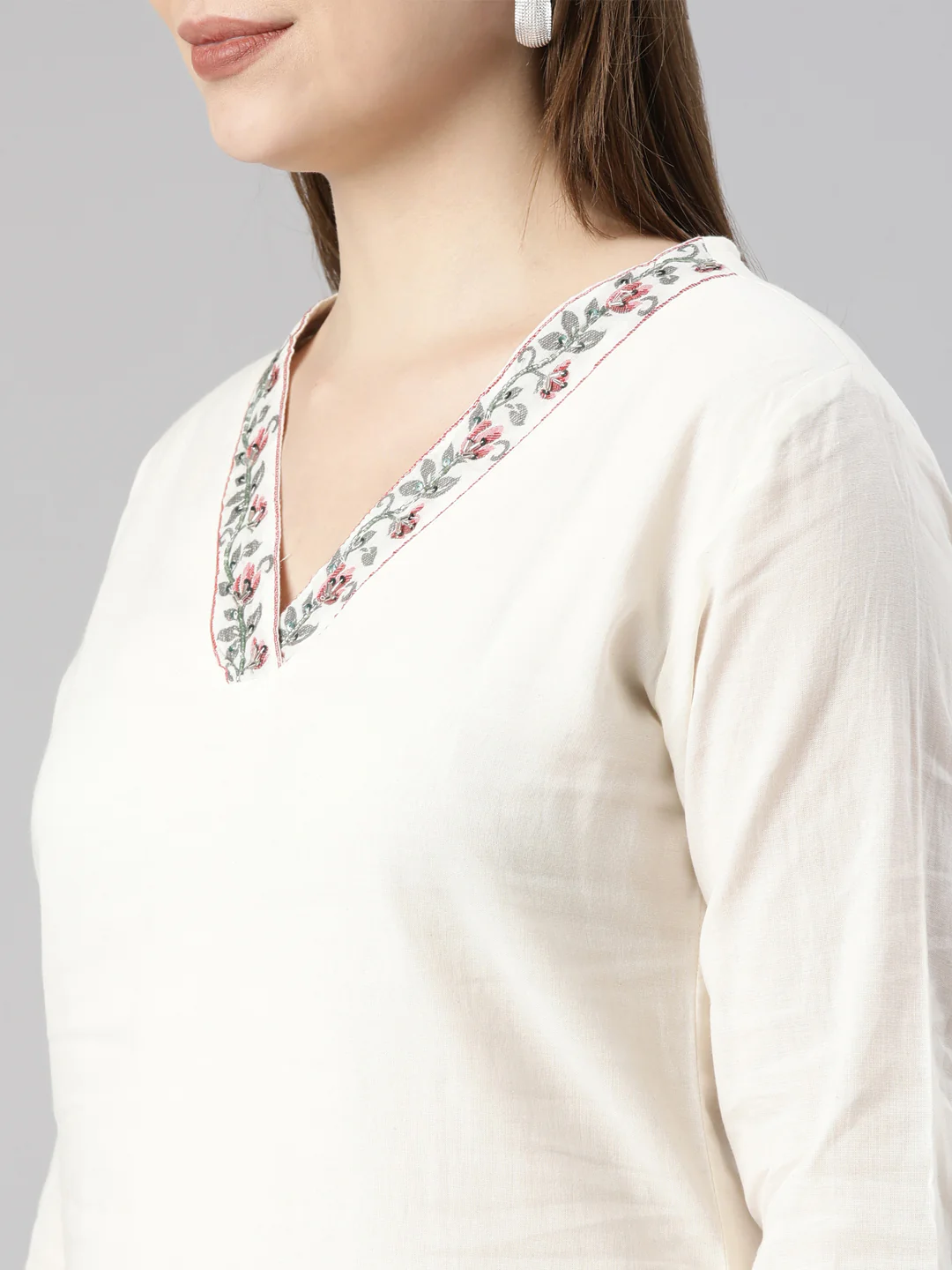 Neerus Cream Regular Straight Floral Kurta And  Trousers - Image 4