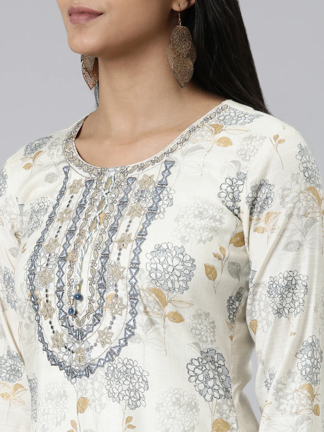 Neerus Cream Straight Printed Viscose Rayon Kurta - Image 5