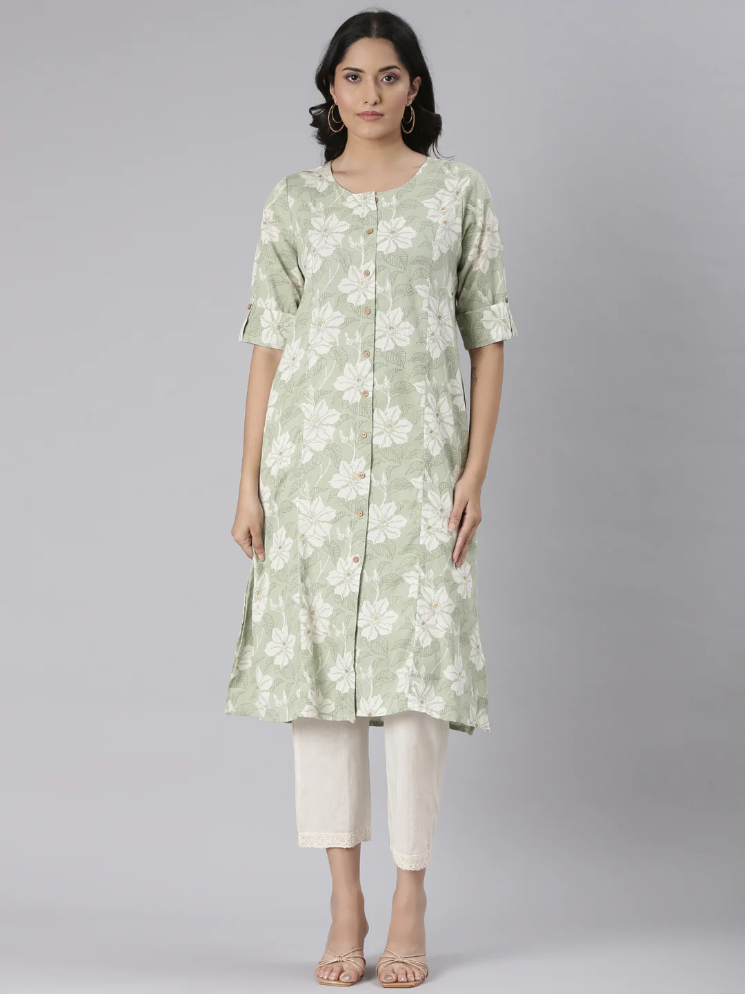 Neerus Green Casual Floral Straight Kurta