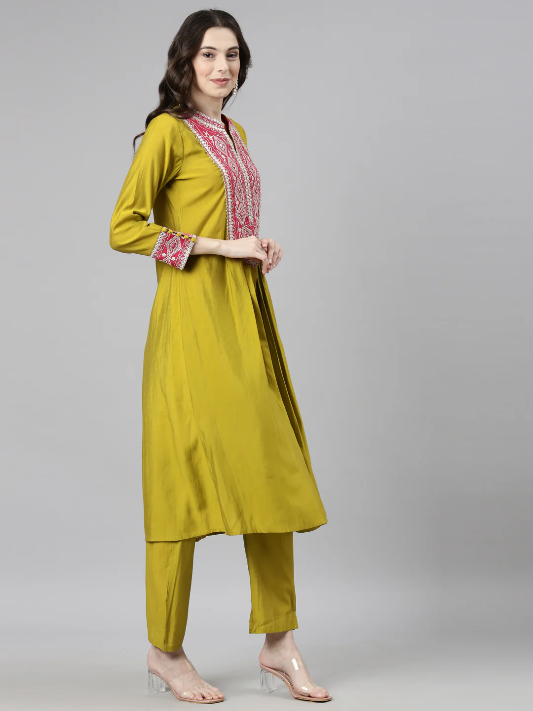 Neerus Green Casual Solid Anarkali Kurta and Trousers With Dupatta - Image 3