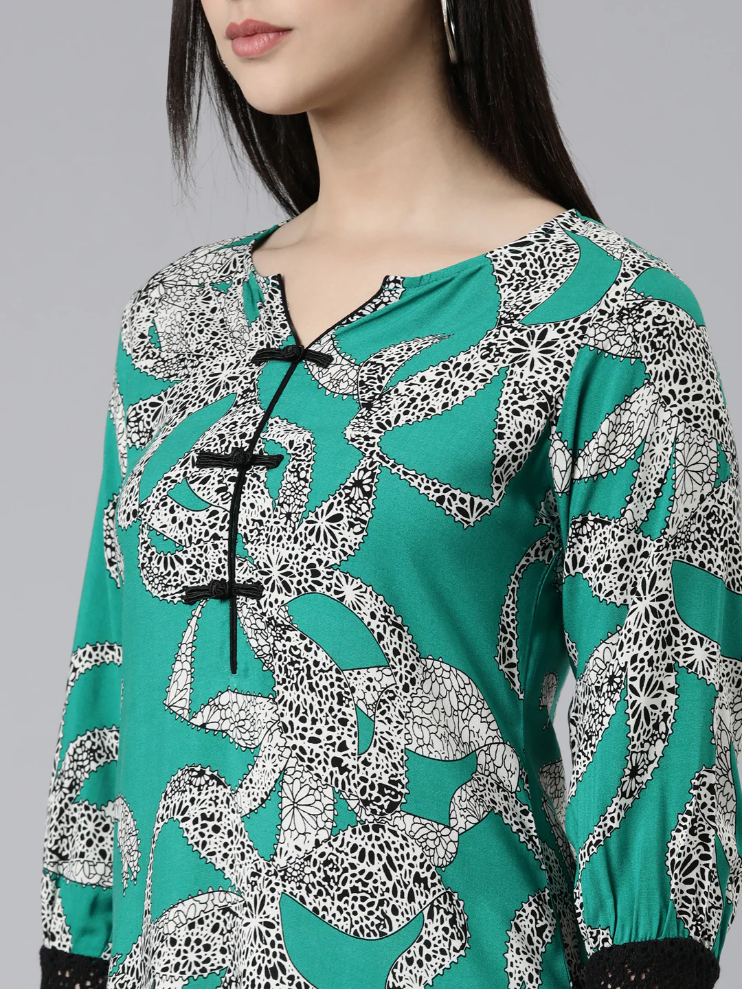 Neerus Green Curved Printed Cotton Silk Kurta - Image 4