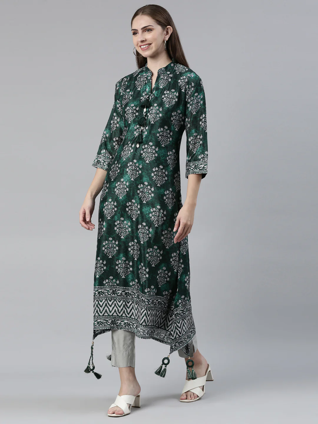 Neerus Green Curved Regular Crepe Kurta - Image 2