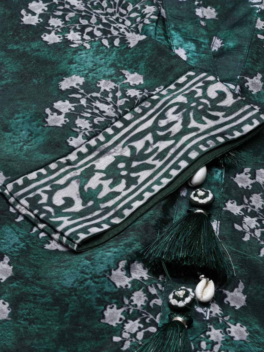 Neerus Green Curved Regular Crepe Kurta - Image 5