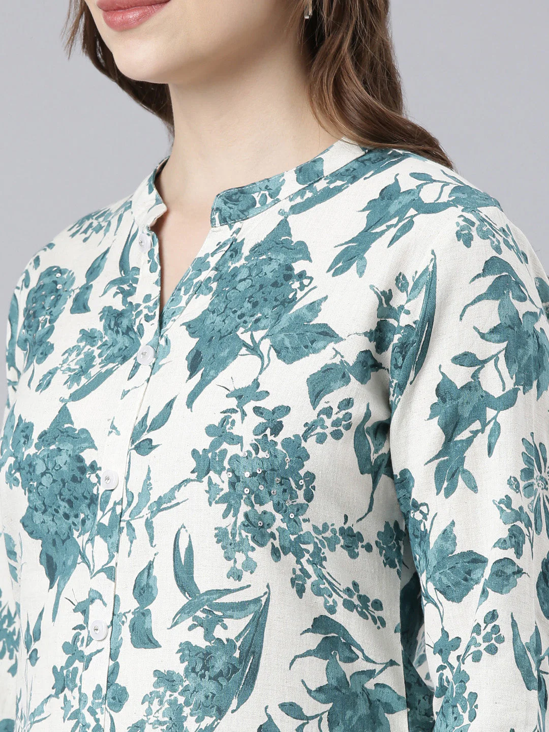 Neerus Green Panelled Straight Floral Kurta - Image 5