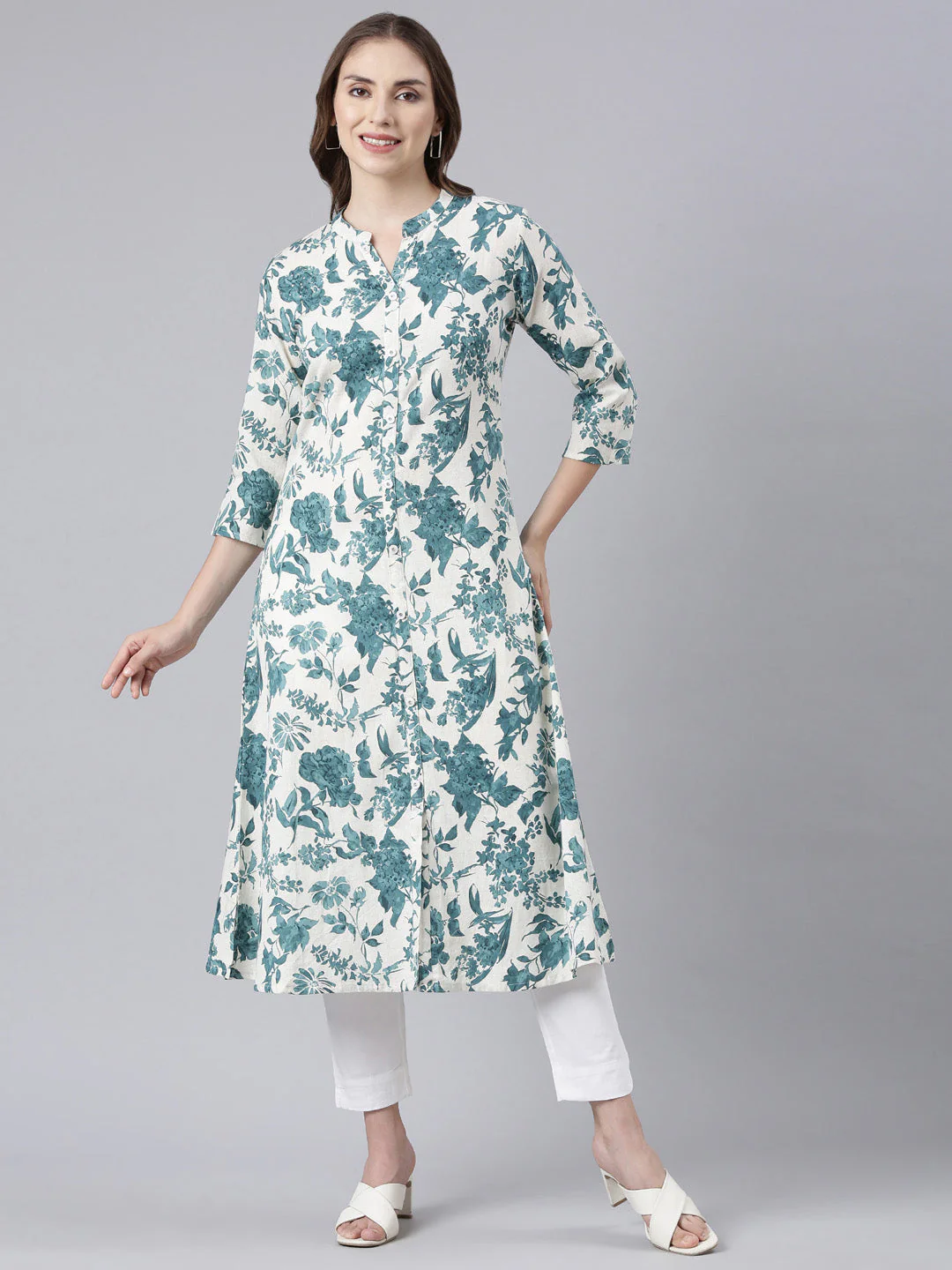 Neerus Green Panelled Straight Floral Kurta - Image 6