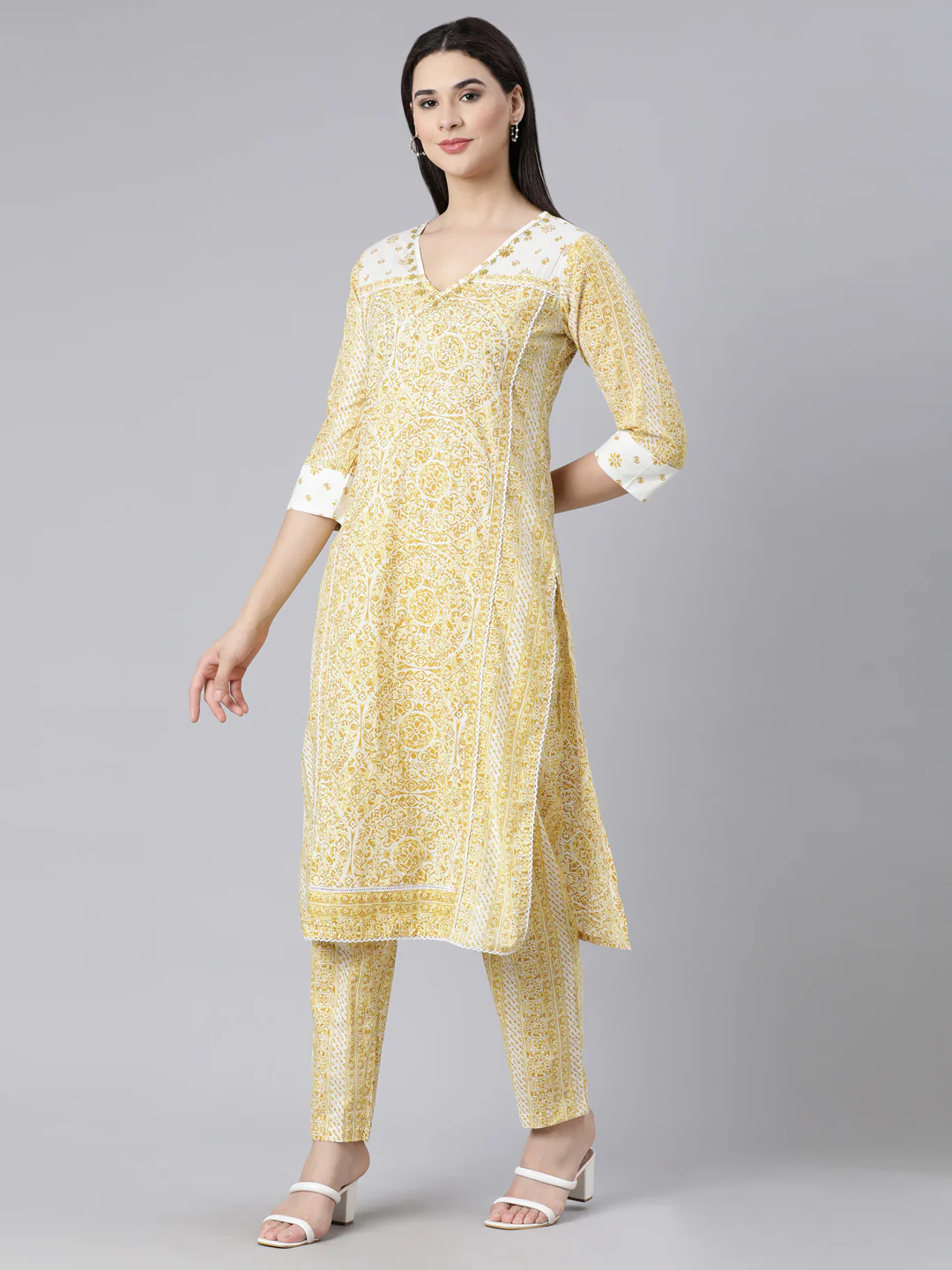 Neerus Green Panelled Straight Printed Kurta And Trousers With Dupatta - Image 2