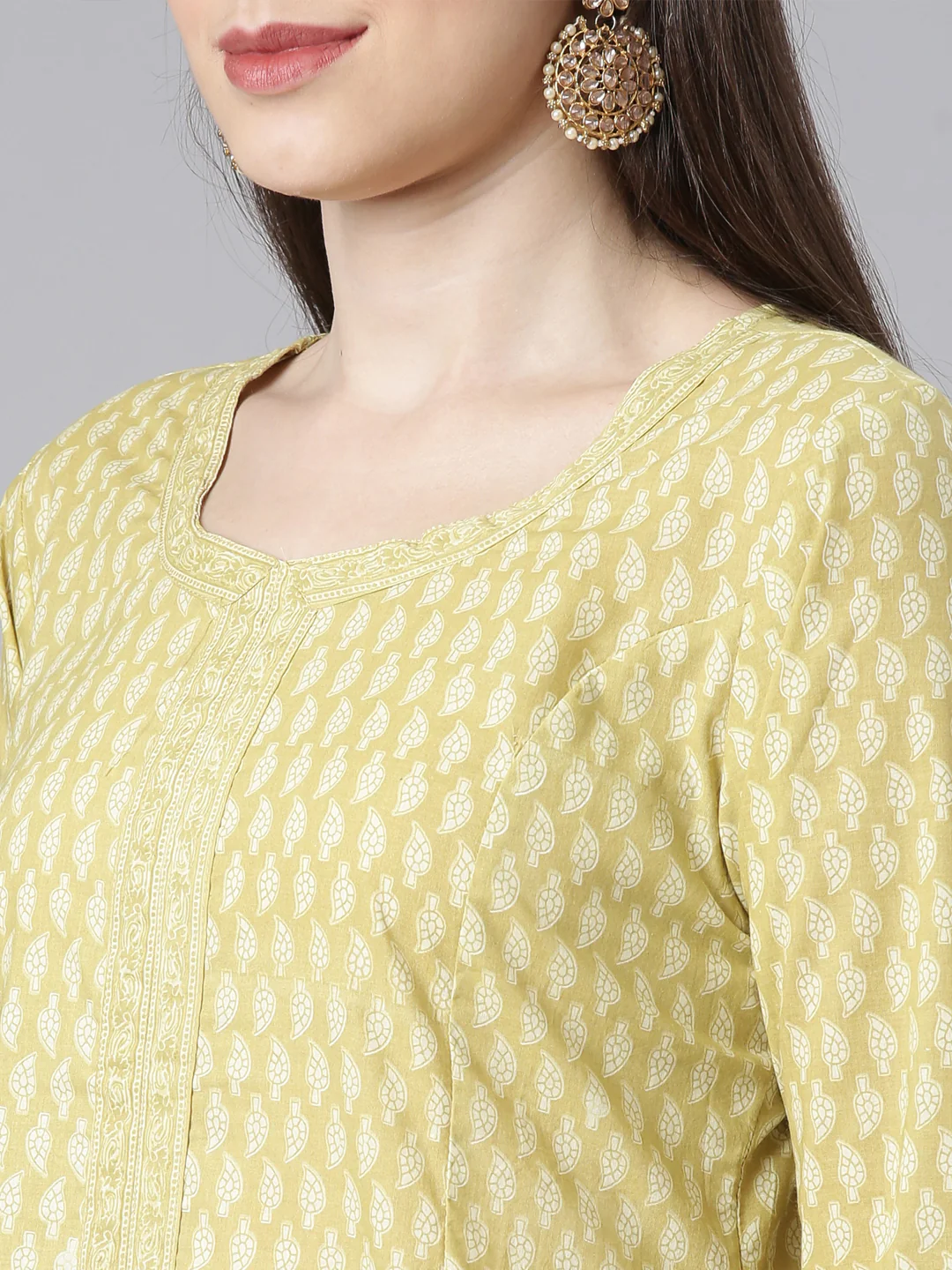 Neerus Green Printed Kurta and Trousers With Dupatta - Image 5