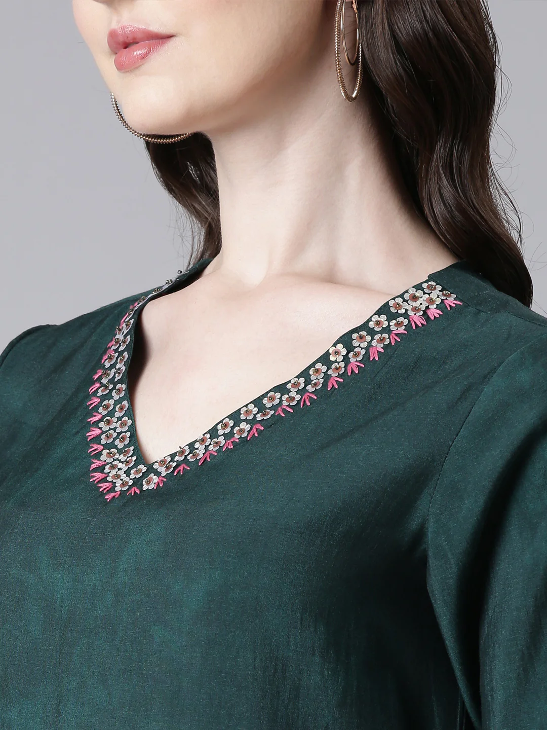 Neerus Green Printed Straight Kurta and Trousers With Dupatta - Image 4