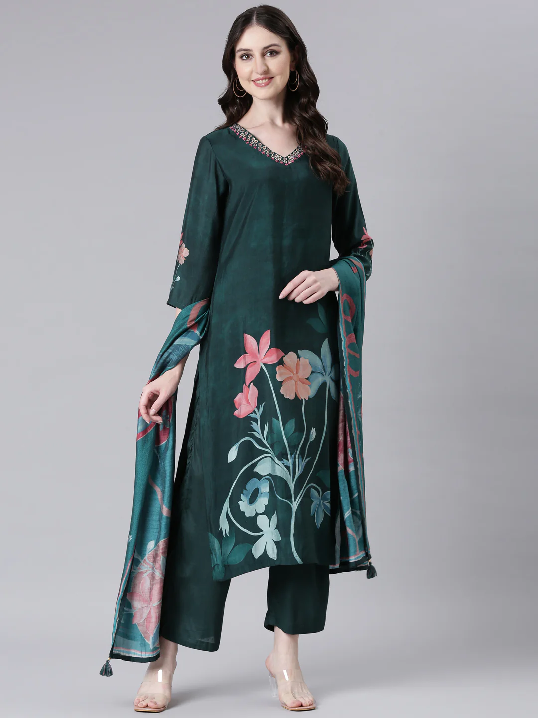Neerus Green Printed Straight Kurta and Trousers With Dupatta - Image 5