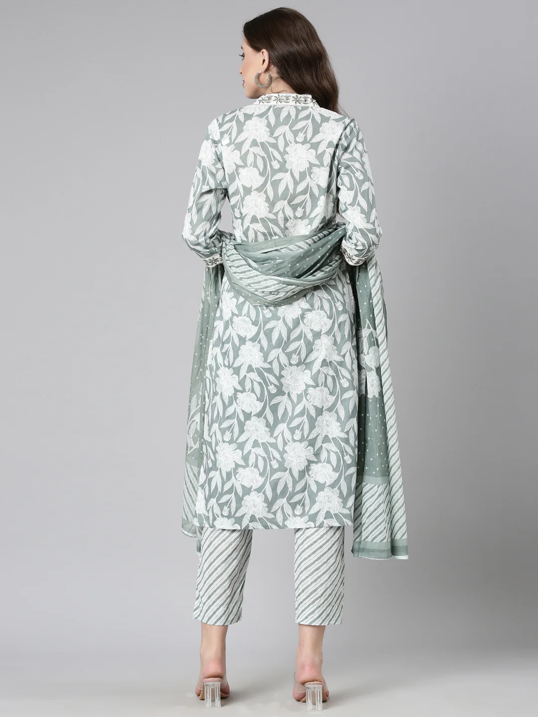Neerus Green Printed Straight Kurta and Trousers With Dupatta - Image 3