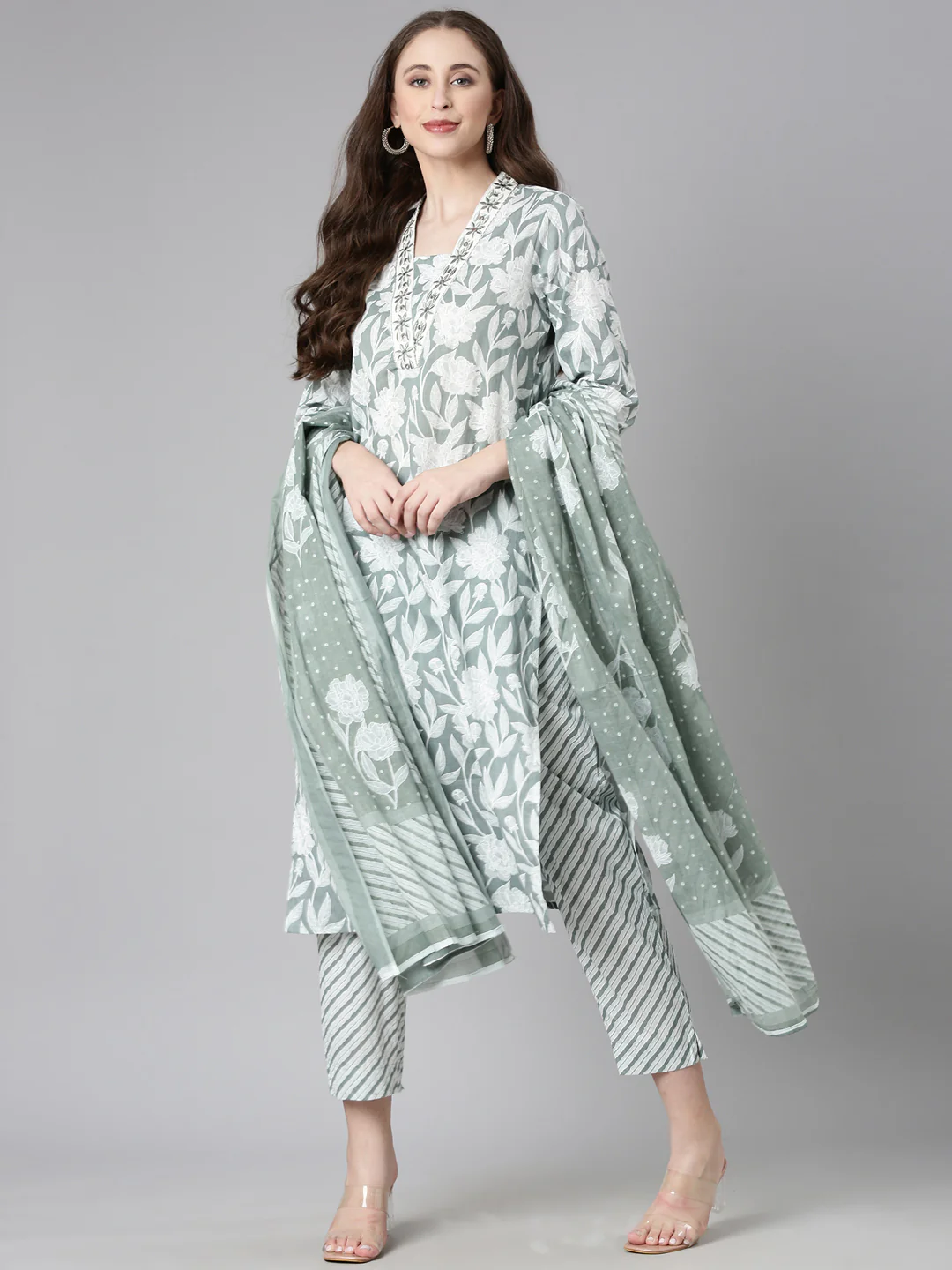 Neerus Green Printed Straight Kurta and Trousers With Dupatta - Image 5