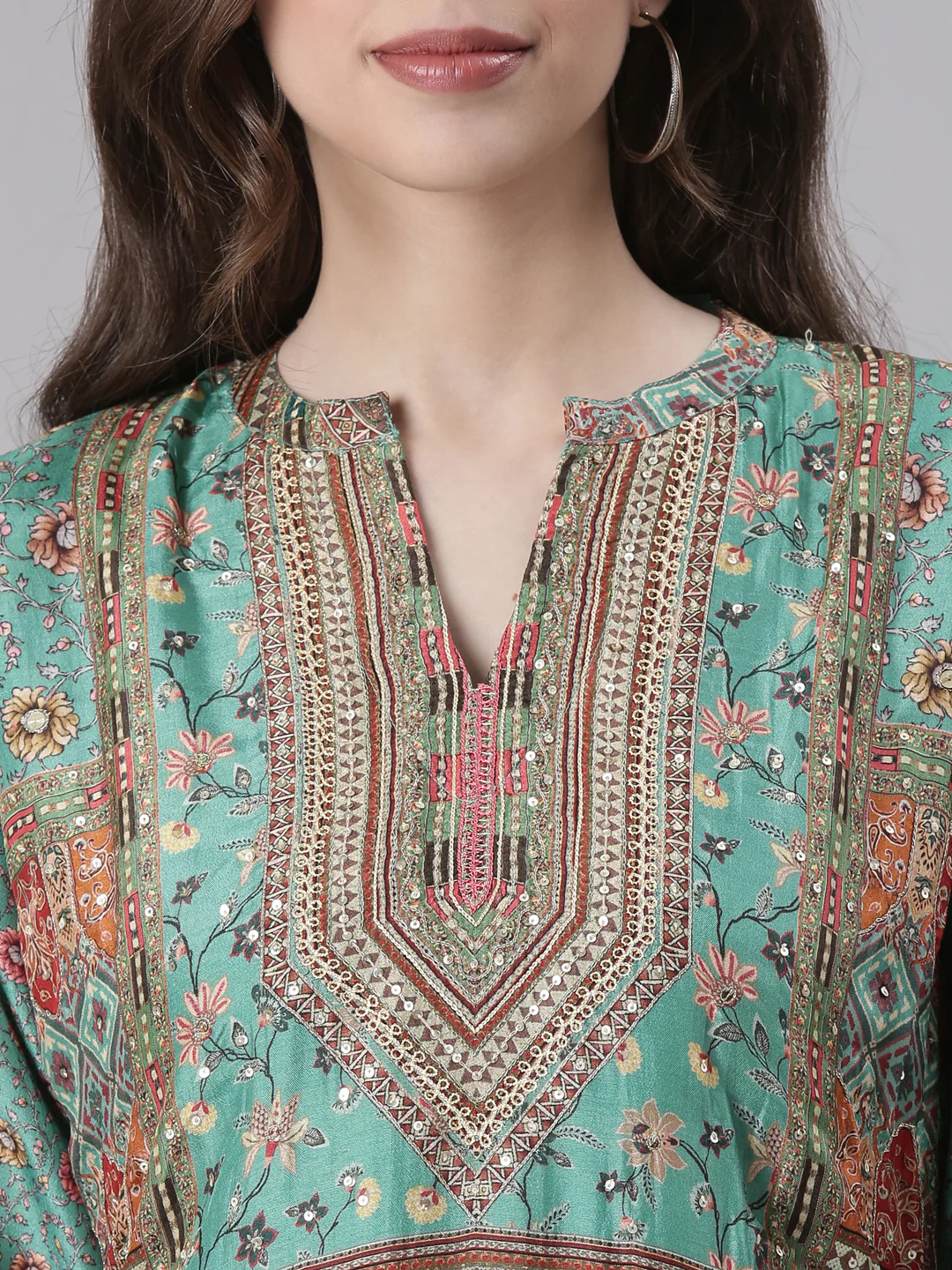 Neerus Green Printed Straight Kurta and Trousers With Dupatta - Image 4