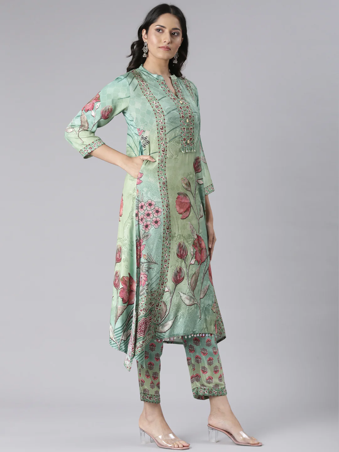 Neerus Green Printed Straight Kurta and Trousers With Dupatta - Image 2
