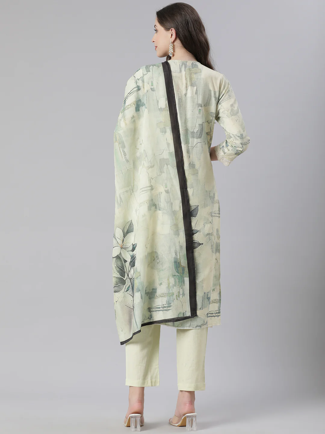 Neerus Green Printed Straight Kurta and Trousers With Dupatta - Image 3